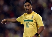 开云足球直播-卡塞米罗攻防两端统治，洪都拉斯正面击溃瑞典—一场战术与意志的经典对决