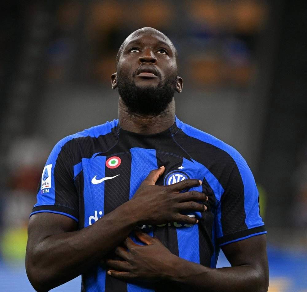 包含国际米兰击败尤文图斯,登顶意甲榜首,梅开二度的卢卡库成为队内英雄的词条 包含国际米兰击败尤文图斯,登顶意甲榜首,梅开二度的卢卡库成为队内英雄的词条