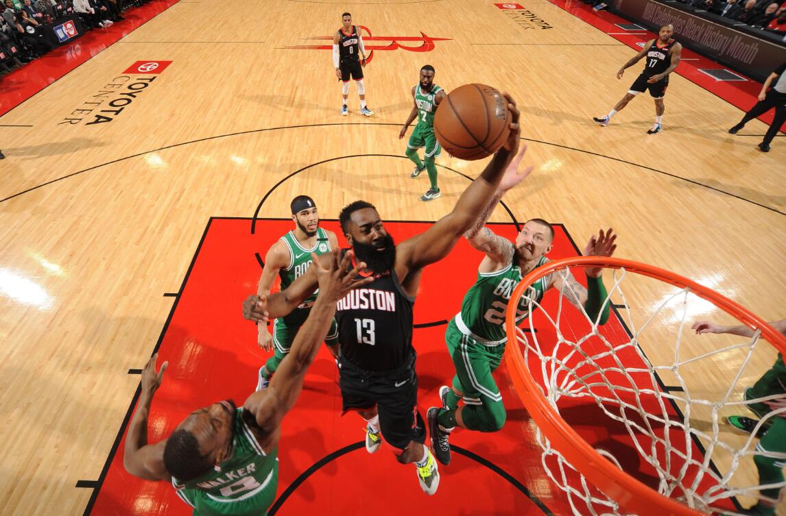 凯尔特人碾压火箭，萨博尼斯打破历史纪录