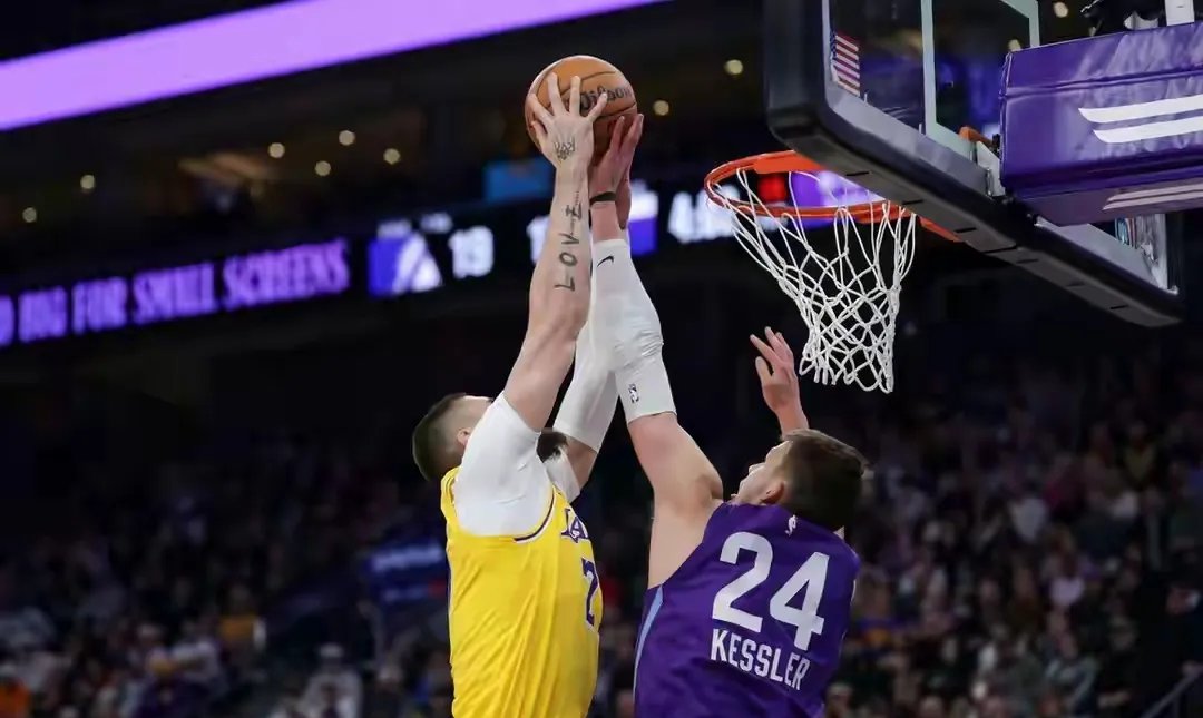 西班牙男篮险胜湖人,克莱高光表现的简单介绍 西班牙男篮险胜湖人,克莱高光表现的简单介绍