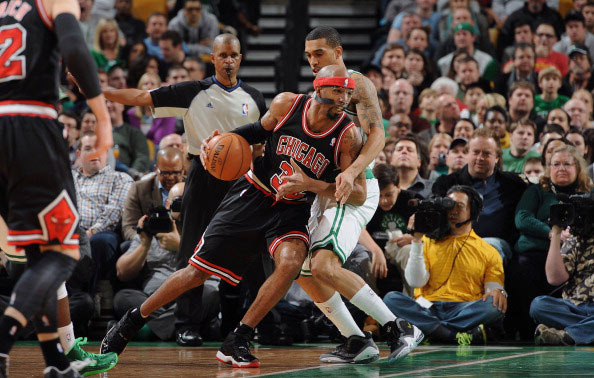 波兰男篮完胜公牛,汉密尔顿打破历史纪录 波兰男篮完胜公牛,汉密尔顿打破历史纪录