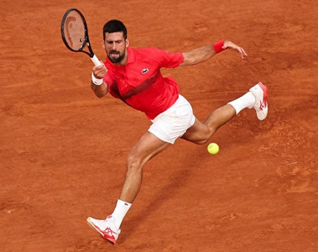 英国网球队绝杀意大利网球队，费德勒送出助攻