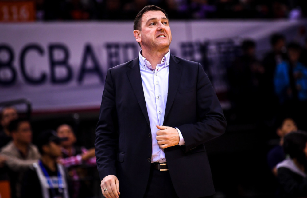 马赛队主教练迪尼分析球队发展前景的简单介绍