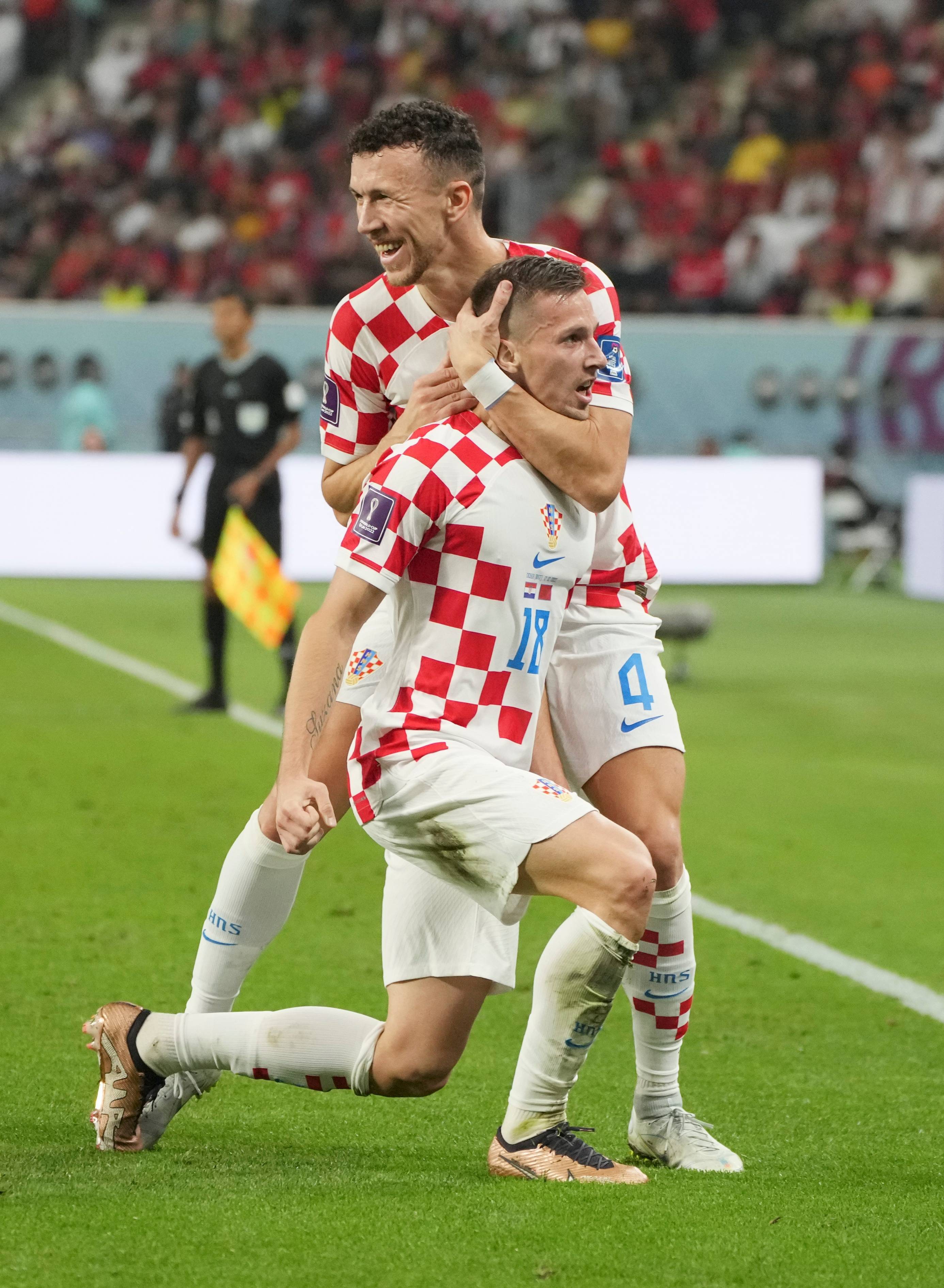 克罗地亚队利用对手失误，成功晋级