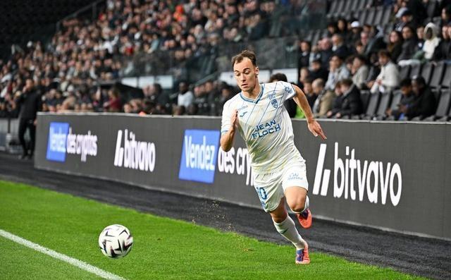 关于巴黎主场大胜洛里昂,领先优势扩大的信息 关于巴黎主场大胜洛里昂,领先优势扩大的信息