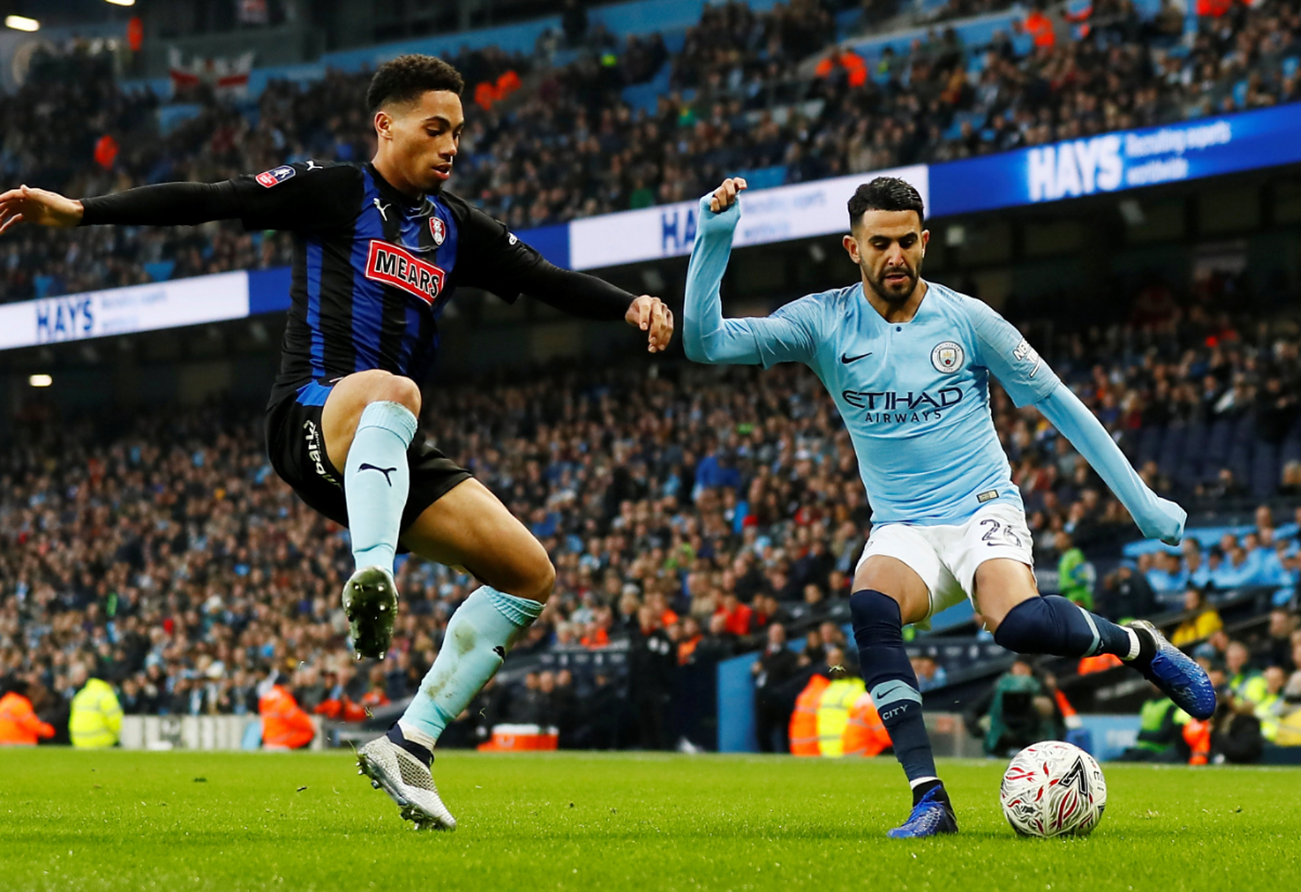 伯明翰城客场失利，面临保级危机