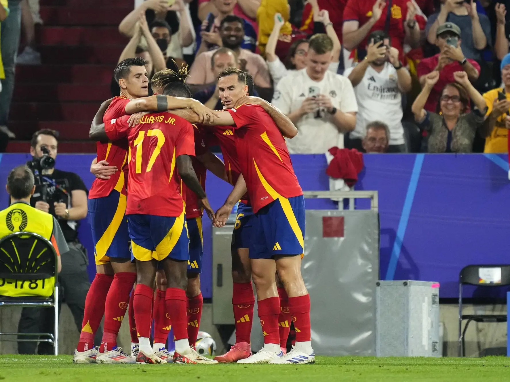 西班牙队战平比赛,实力依旧稳健 西班牙队战平比赛,实力依旧稳健