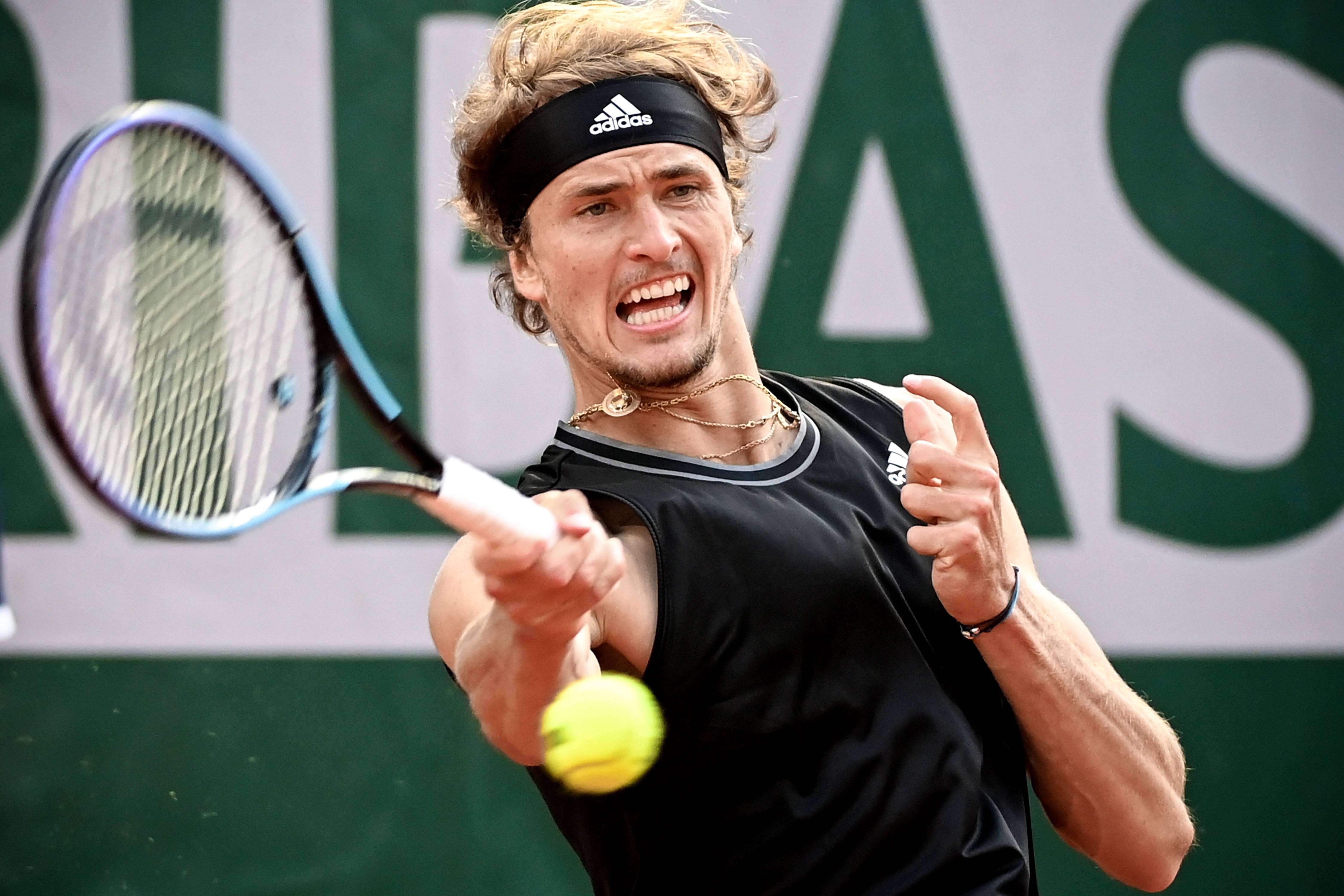 关于温网轻取法网，兹维列夫高光表现的信息