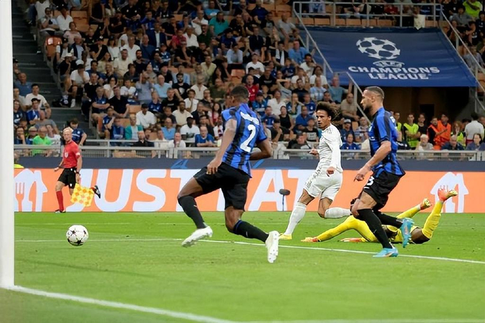 乌克兰鏖战国际米兰,萨内点燃赛场的简单介绍 乌克兰鏖战国际米兰,萨内点燃赛场的简单介绍