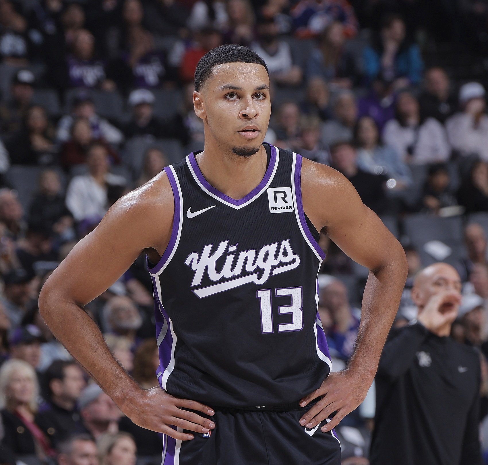 国王力克76人,保罗带队取胜 国王力克76人,保罗带队取胜