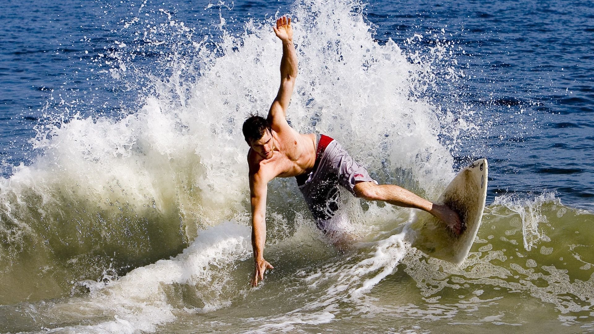 德甲争冠战之夜，弗拉霍维奇赛后评分拉满，一锤定音的锋线王者