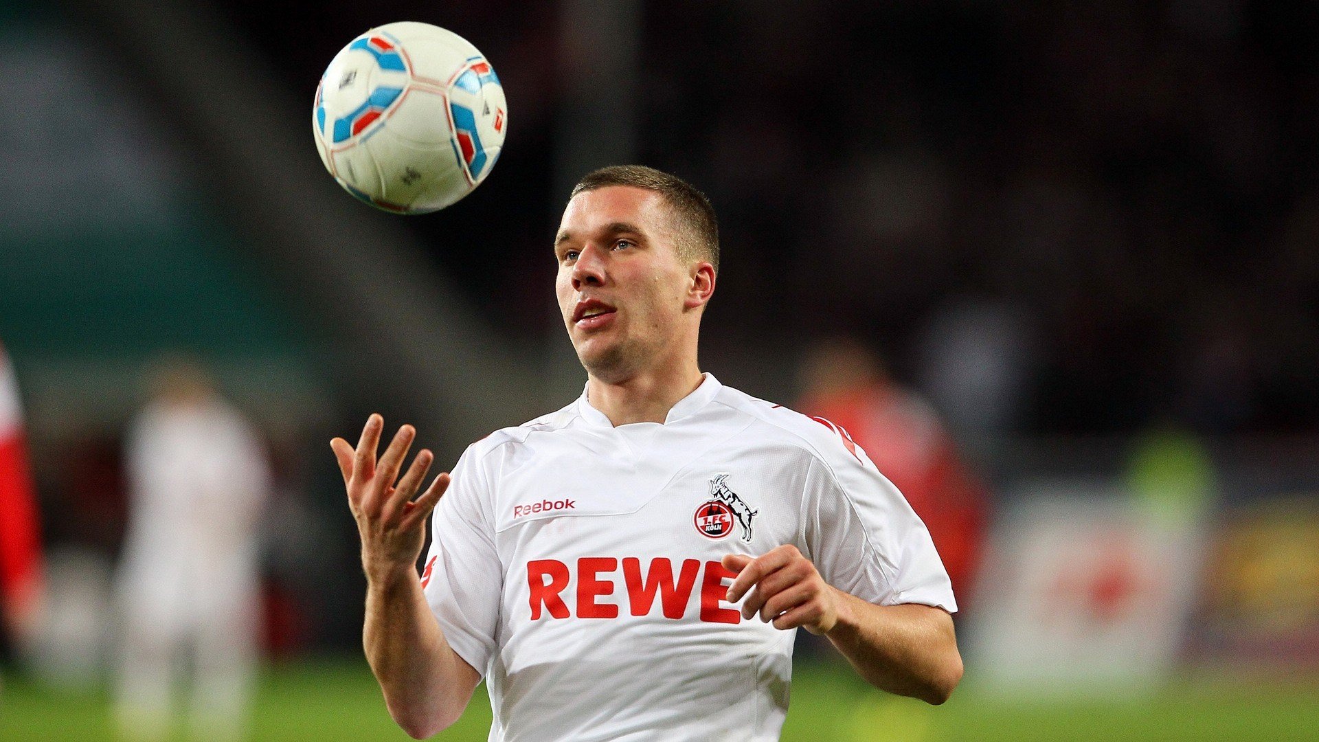 托尼爆发！英格兰淘汰赛过关，皇马嗅到新中锋气息